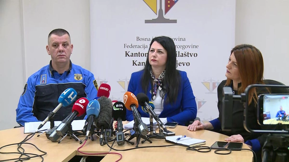 Tramvaj press  Tuzilastvo i MUP